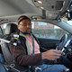 Imagen para el artículo titulado Usar Cortana, Siri o Google Now al volante es más peligroso que hablar por teléfono